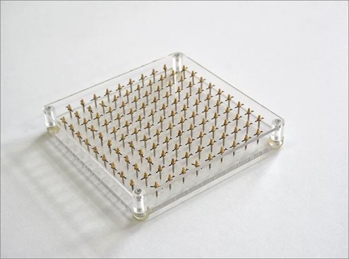 Przyrząd do demonstracji linii pola magnetycznego