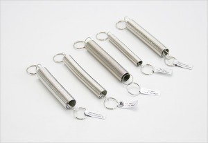 Zestaw sprężyn o różnym współczynniku sprężystości