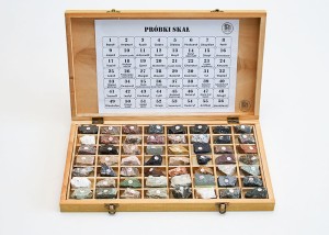 Skały i  minerały 56 próbek w drewnianym pudełku