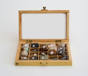 Skały i  minerały 20 próbek w drewnianym pudełku