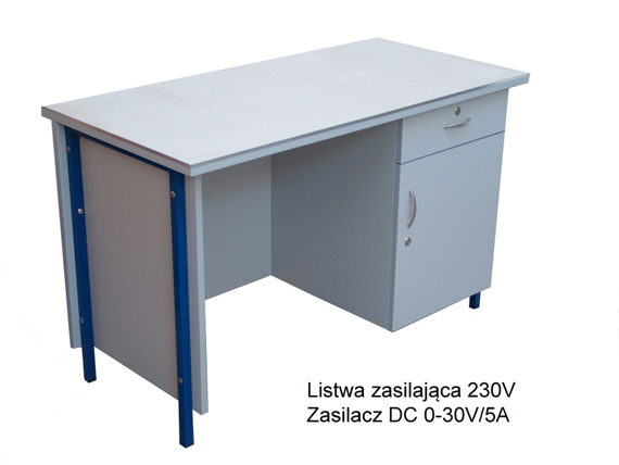 stół demonstracyjny z zasilaczem DC